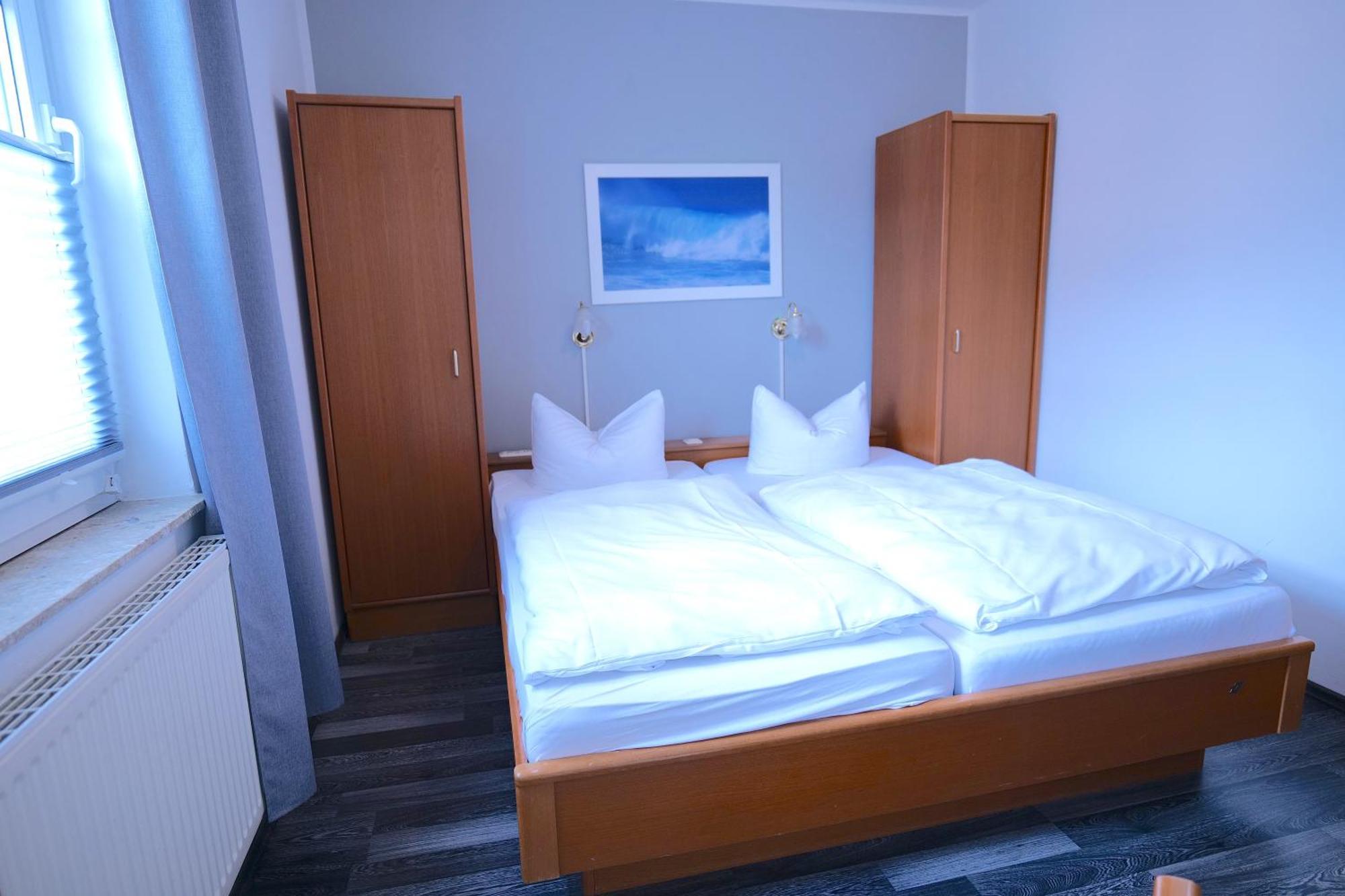 Hotel & Restaurant Am Bodden 普特布斯 外观 照片