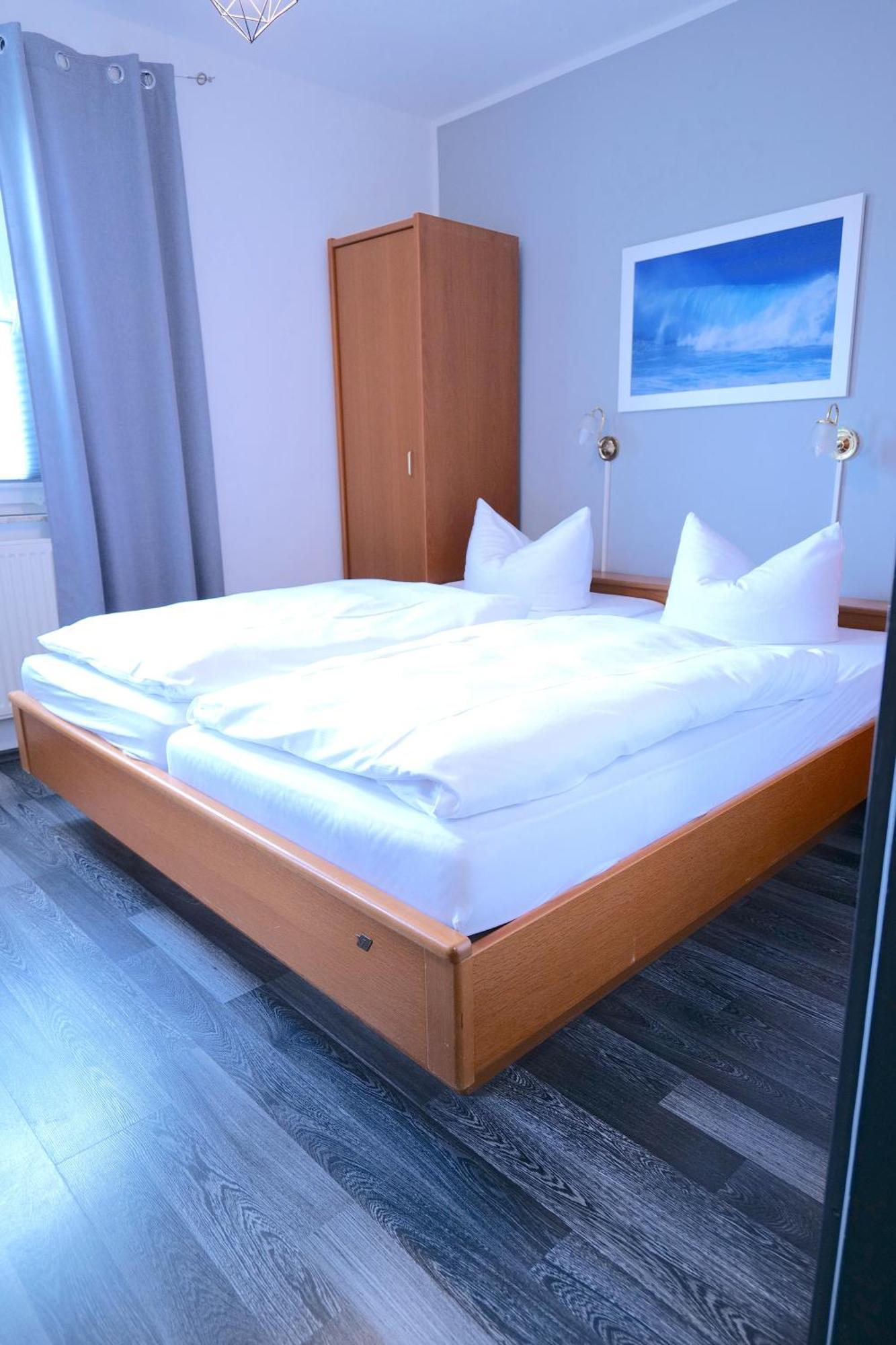 Hotel & Restaurant Am Bodden 普特布斯 外观 照片