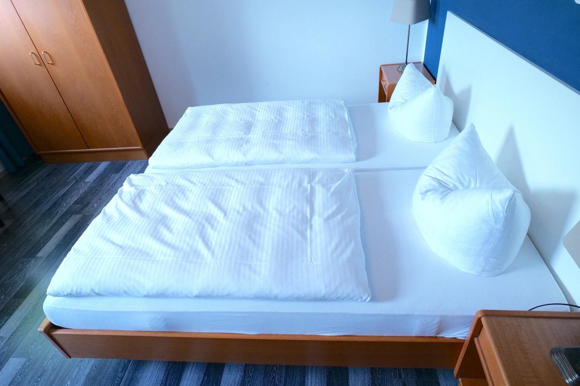 Hotel & Restaurant Am Bodden 普特布斯 外观 照片