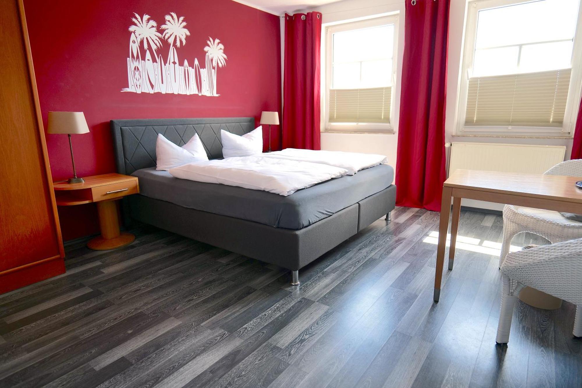 Hotel & Restaurant Am Bodden 普特布斯 外观 照片