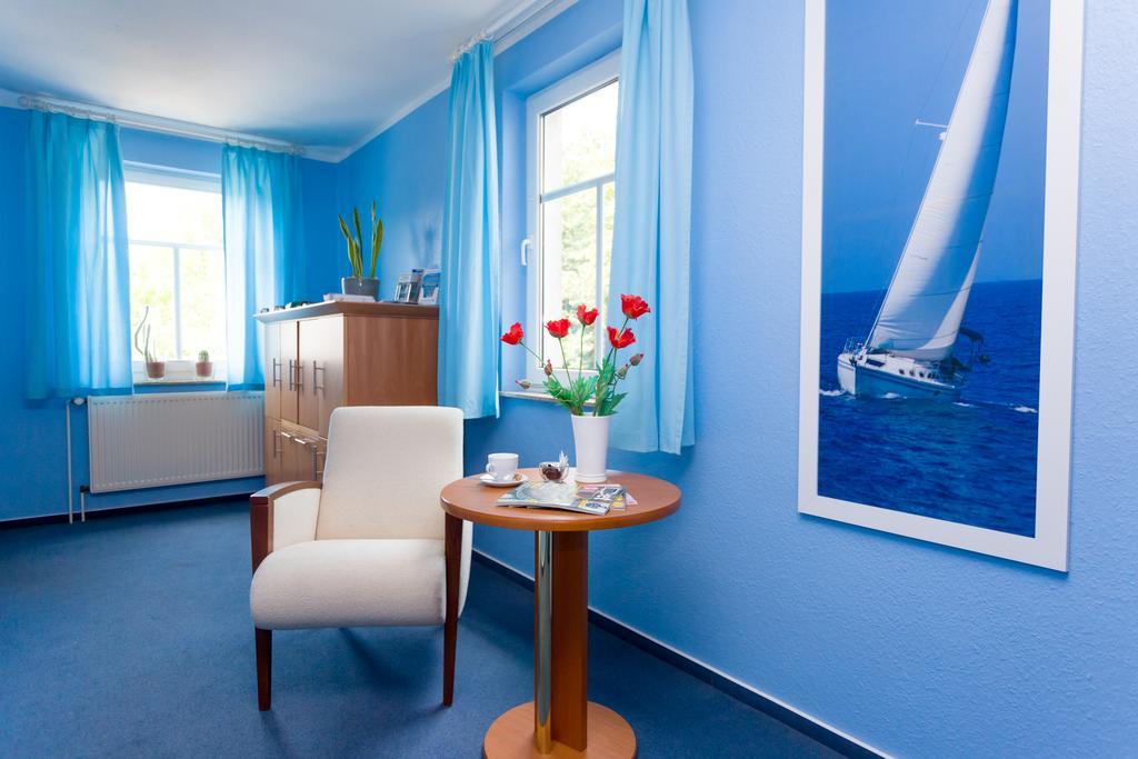 Hotel & Restaurant Am Bodden 普特布斯 外观 照片