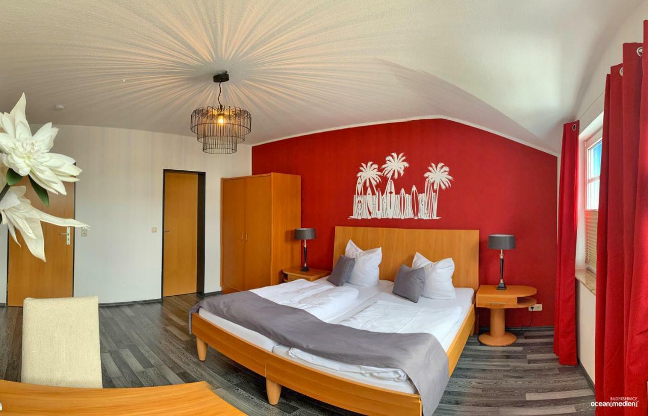 Hotel & Restaurant Am Bodden 普特布斯 外观 照片